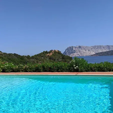 Strepitoso 4 Da Letto E Terrazza Vista Mare Lägenhet Capo Coda Cavallo